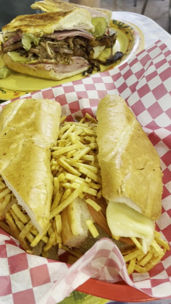 Enriqueta's Sandwich Shop  photo 3
